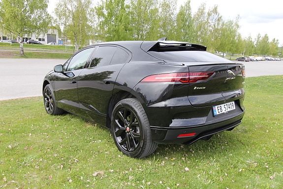 Jaguar I-PACE 3 of 5