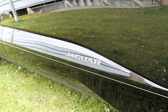 Jaguar I-PACE 14 of 30