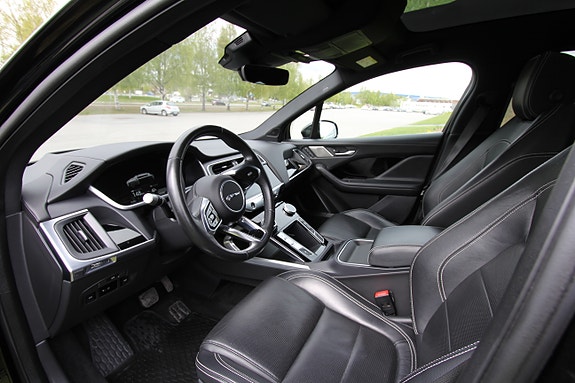 Jaguar I-PACE 22 of 30
