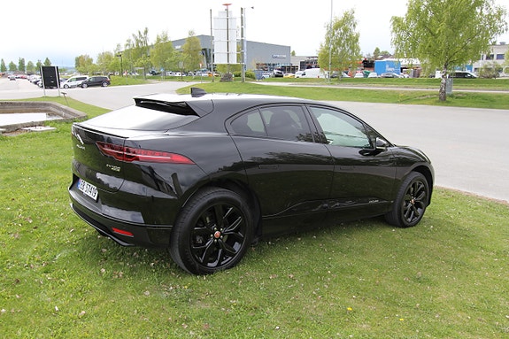 Jaguar I-PACE 18 of 30