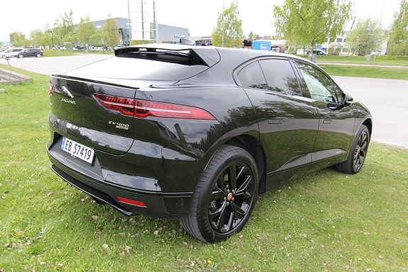 Jaguar I-PACE 4 of 5
