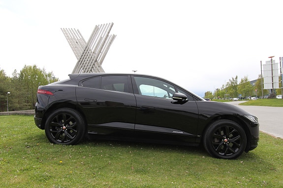 Jaguar I-PACE 16 of 30