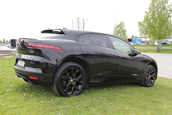 Jaguar I-PACE 17 of 30