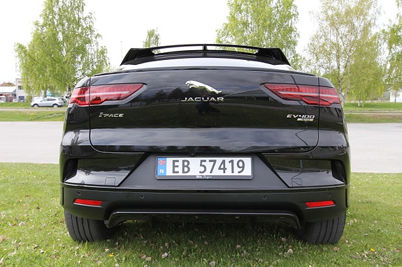 Jaguar I-PACE 19 of 30
