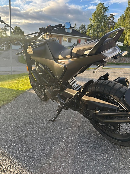 Husqvarna Svartpilen 125 8 of 11