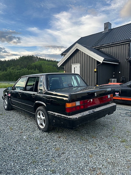 Volvo 760 3 of 5