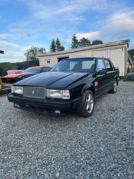 Volvo 760 2 of 5
