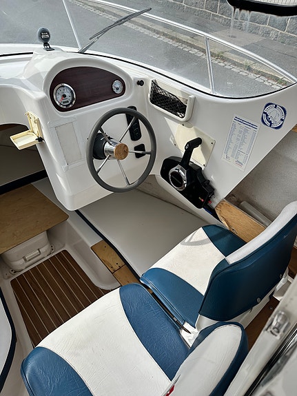 Pen Quicksilver 580 Pilothouse med Honda 150 VTEC (2021) og Respo henger 4 of 5