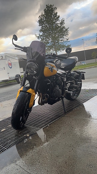 Triumph Trident 660 2 of 5