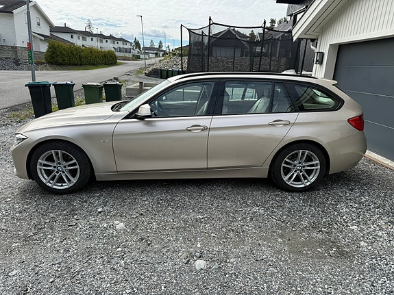 BMW 318d 3 of 5