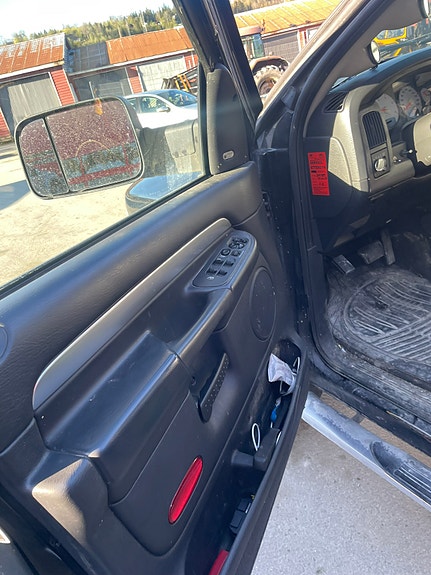 Dodge RAM 17 of 23