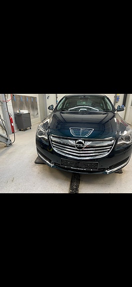 Opel Insignia 2 of 5