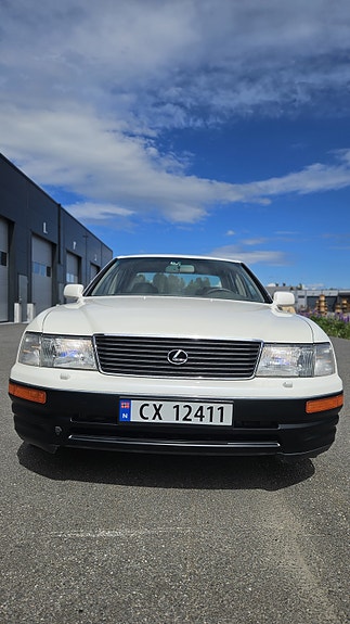 Lexus LS400 5 of 5