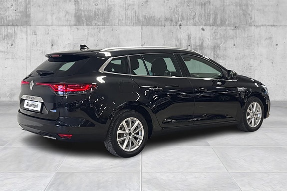 Renault Megane E-Tech 3 of 5
