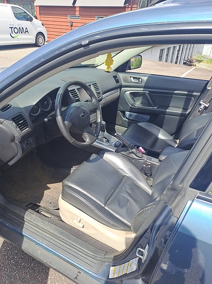 Subaru Legacy 5 of 5