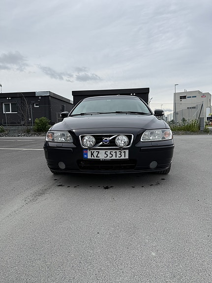 Volvo S60 2 of 5