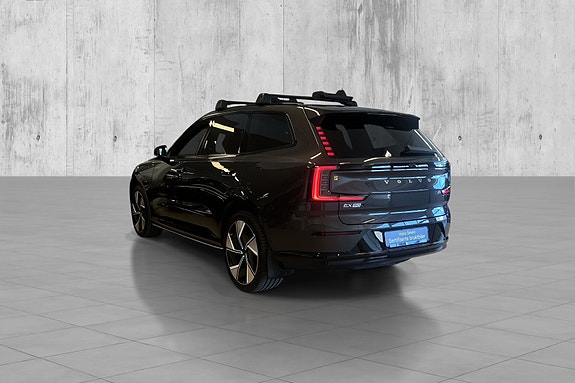 Volvo EX90 5 of 5
