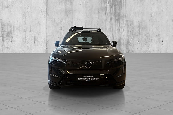 Volvo EX90 2 of 5