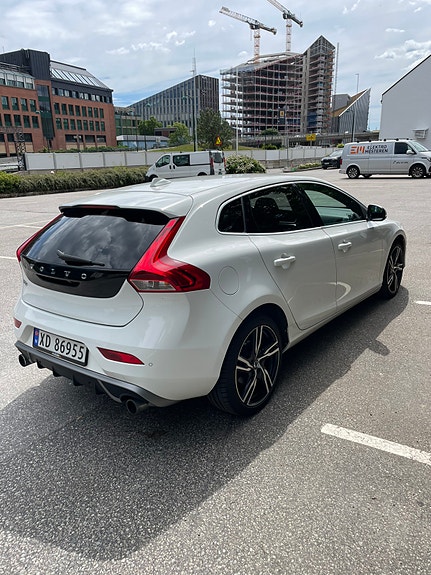 Volvo V40 5 of 5