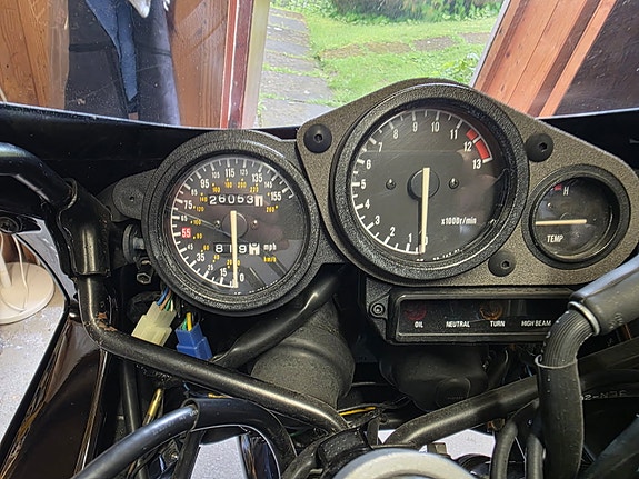 Yamaha FZR600 3 of 5