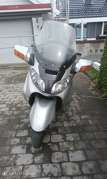 Suzuki AN 650 Burgman 3 of 5