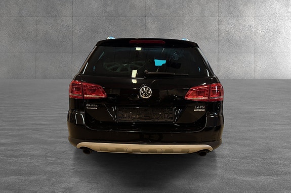 Volkswagen Passat 5 of 15