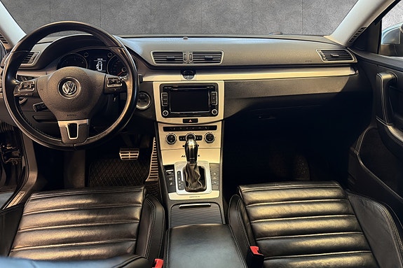 Volkswagen Passat 11 of 15
