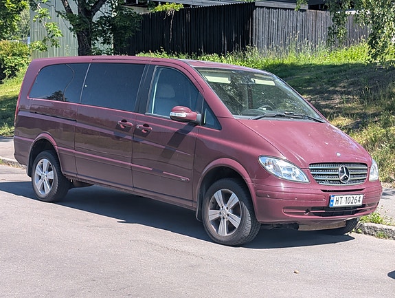 Mercedes-Benz Viano 2 of 5
