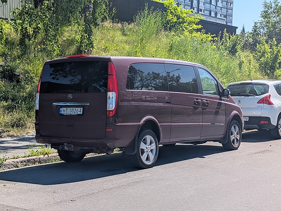 Mercedes-Benz Viano 3 of 5