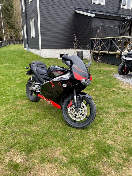 Aprilia RS 125 R 3 of 5