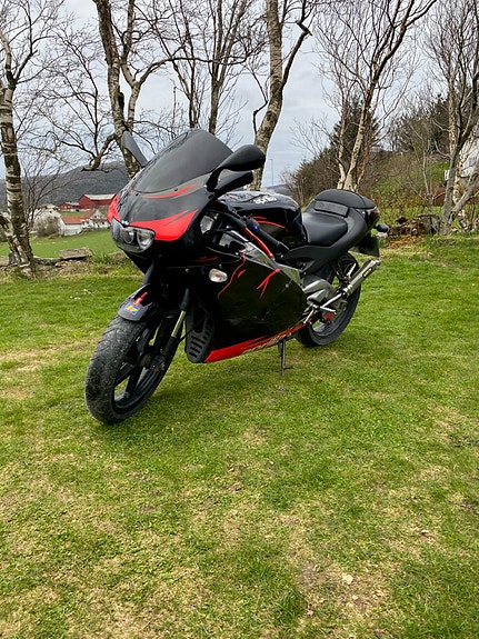 Aprilia RS 125 R 2 of 5