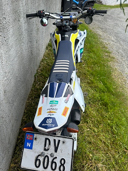 Husqvarna SM 125 7 of 21