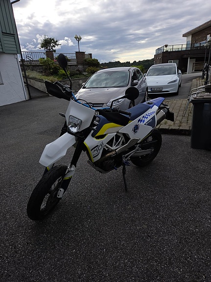 Husqvarna 701 Supermoto 5 of 11