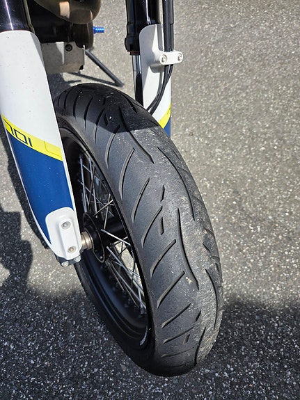 Husqvarna 701 Supermoto 11 of 11