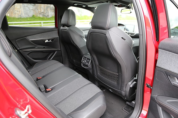 Peugeot 3008 16 of 19