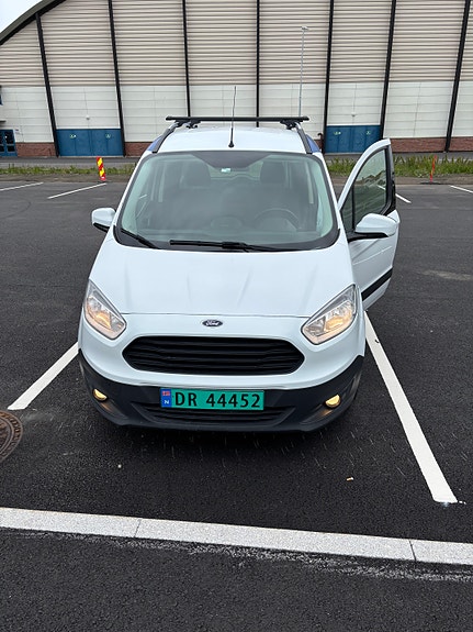 Ford Transit Courier 14 of 14