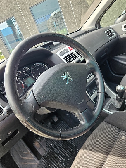 Peugeot 307 SW 16 of 20