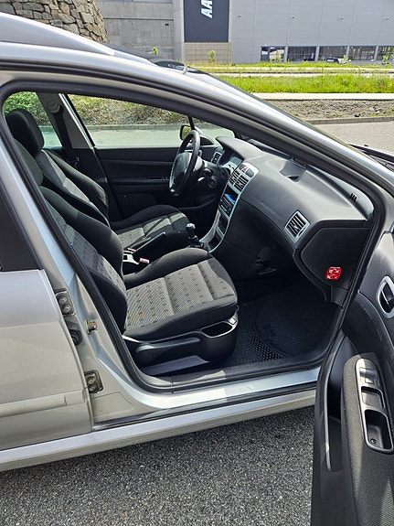 Peugeot 307 SW 7 of 20