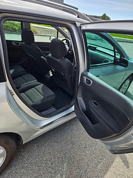 Peugeot 307 SW 9 of 20