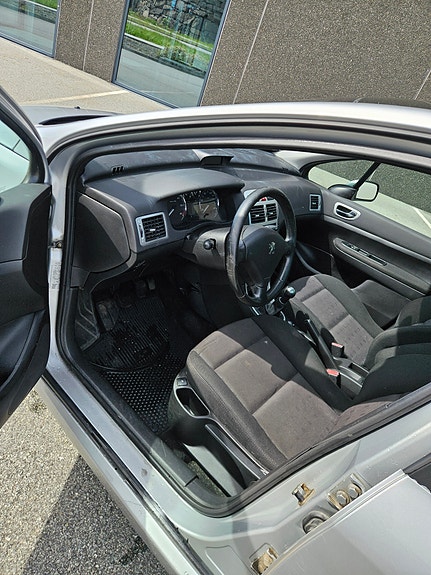Peugeot 307 SW 15 of 20