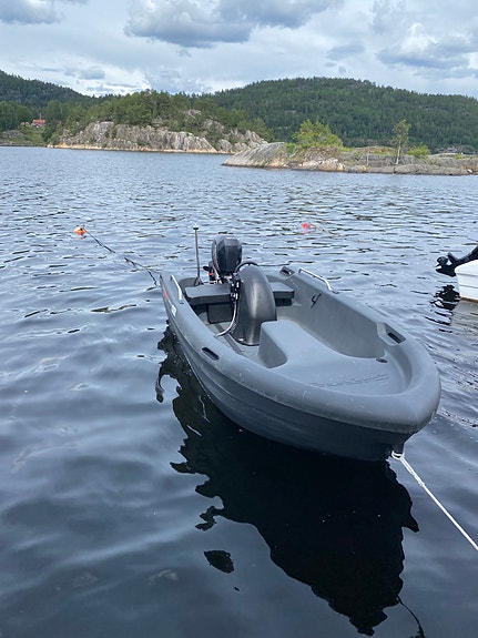 HØSTPRIS! PIONER Maxi Dark Line 12 fot med Mercury 10/15 hk 3 of 5