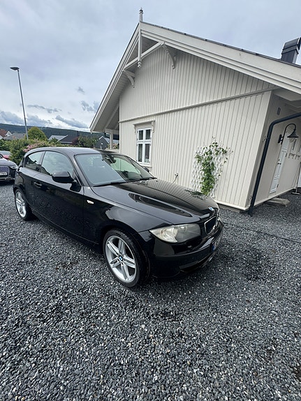 BMW 116d 3 of 5