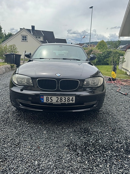 BMW 116d 2 of 5
