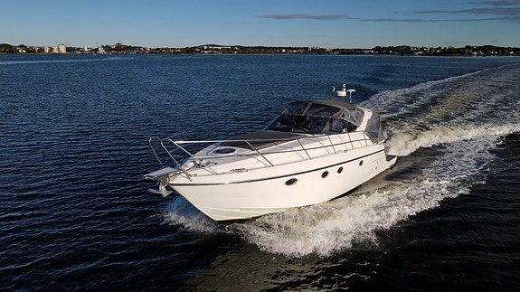 Fairline 38 Targa, forlenget badeplattform,  Motorer 2007 /Gi bud 9 of 30