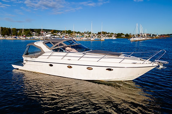 Fairline 38 Targa, forlenget badeplattform,  Motorer 2007 /Gi bud 2 of 5