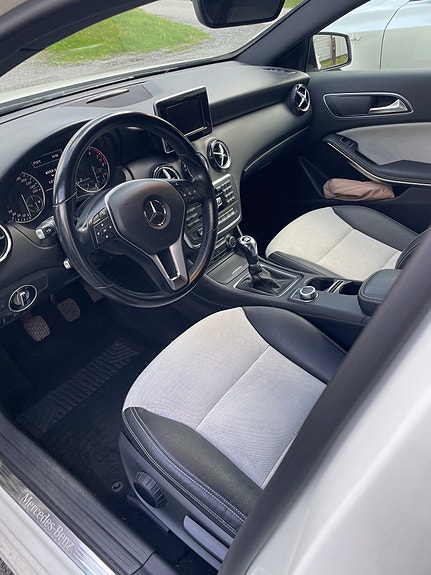 Mercedes-Benz A180 9 of 14