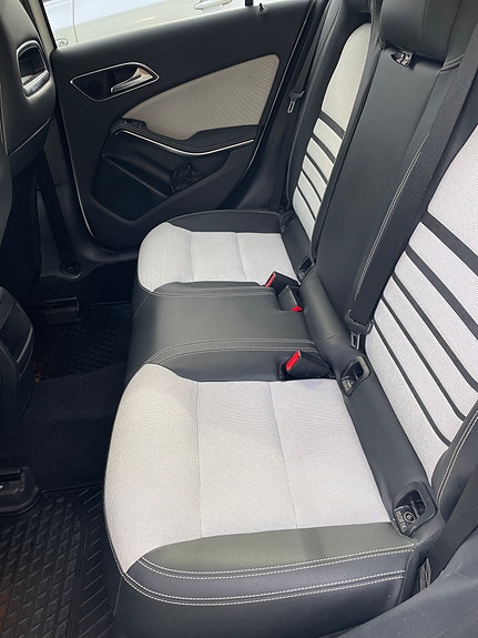 Mercedes-Benz A180 11 of 14