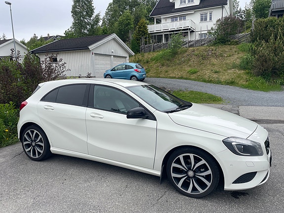 Mercedes-Benz A180 4 of 14