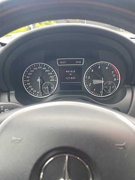 Mercedes-Benz A180 7 of 14