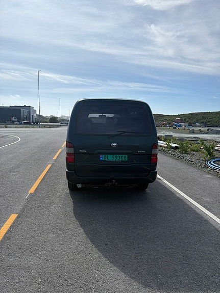 Toyota HiAce 5 of 30